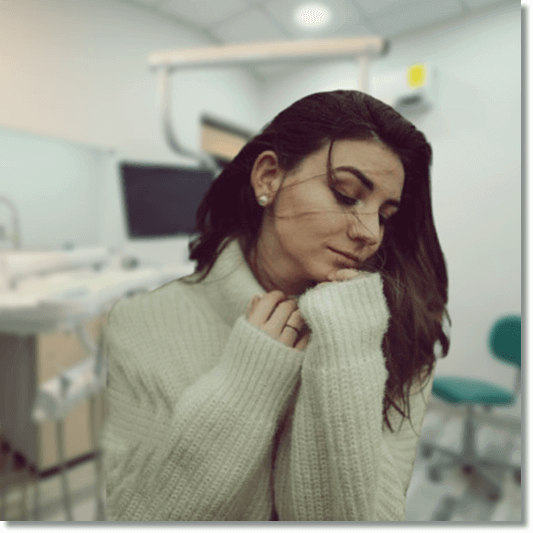 측두하악 장애 진단 받은 여성