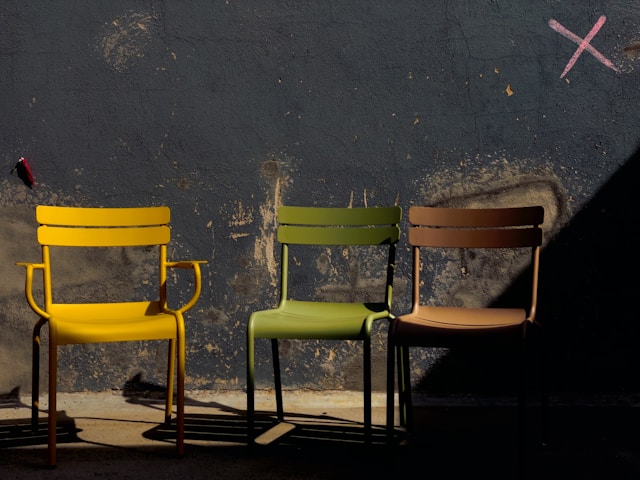 허리 통증 줄여주는 자세 알아보기