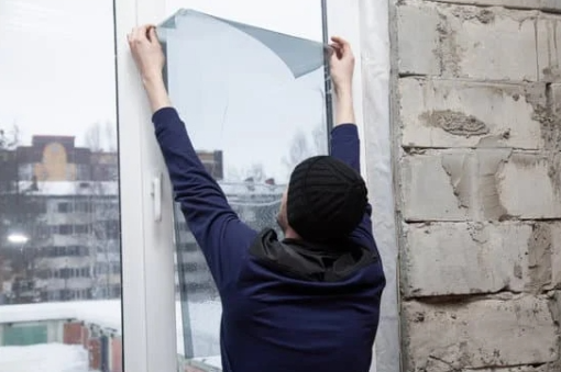 겨울철 창문 단열 필름 제대로 붙이는 방법