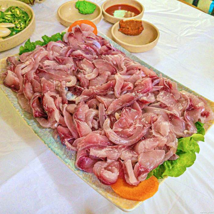 20년 단골은 기본 입소문 난 향어 회 향어회 향어매운탕 전주 맛집 추천 생방송투데이 자족식당
