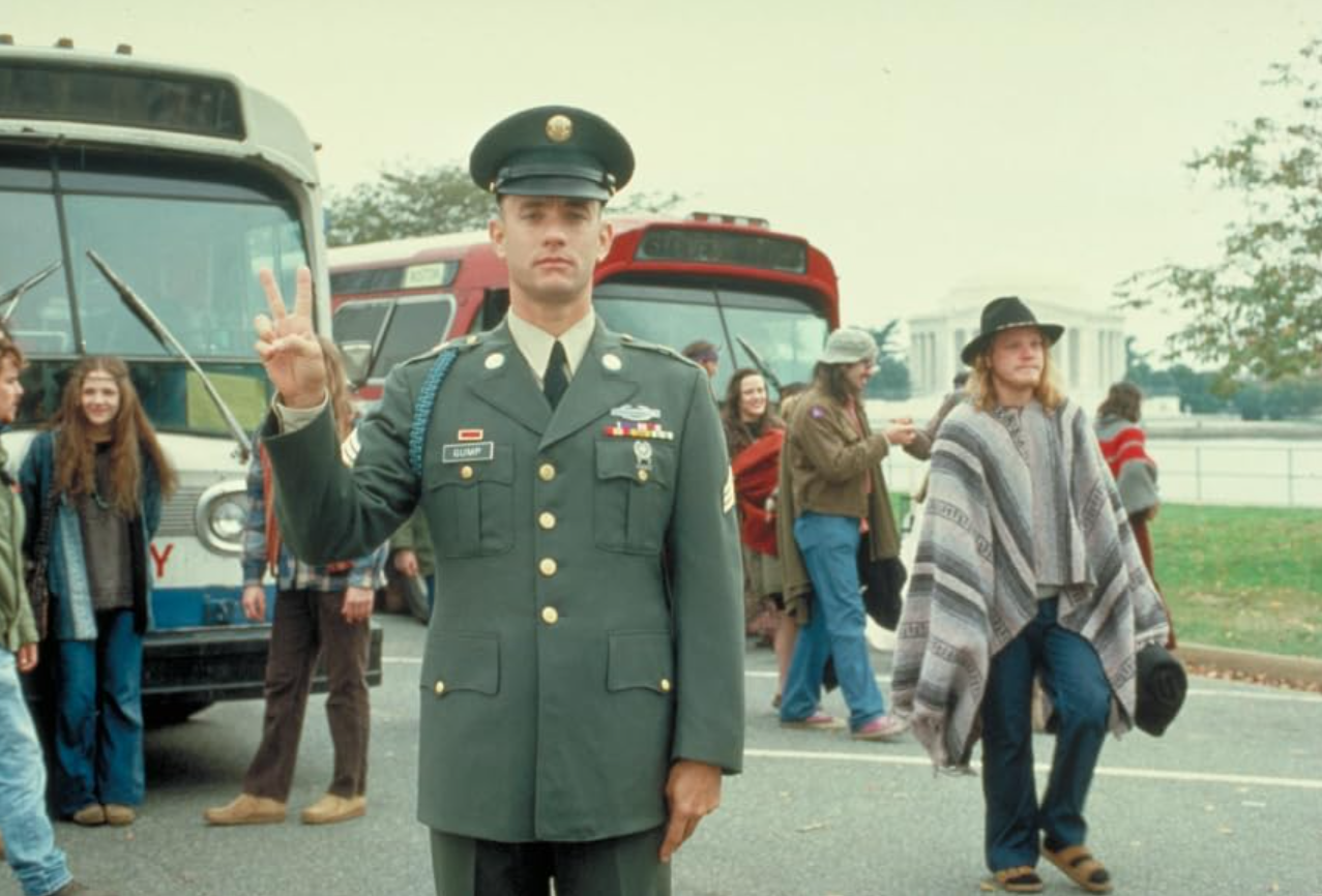 포레스트 (톰 행크스): 느리지만 진실된 마음으로 자신과 주변을 사랑하는 인물.