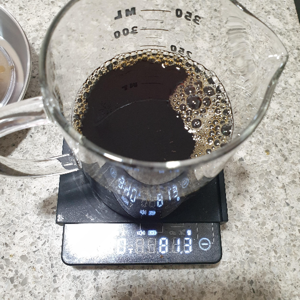 칼리타 드리퍼를 사용한 커피 추출 레시피 with 다이소 드립포트_가수하기