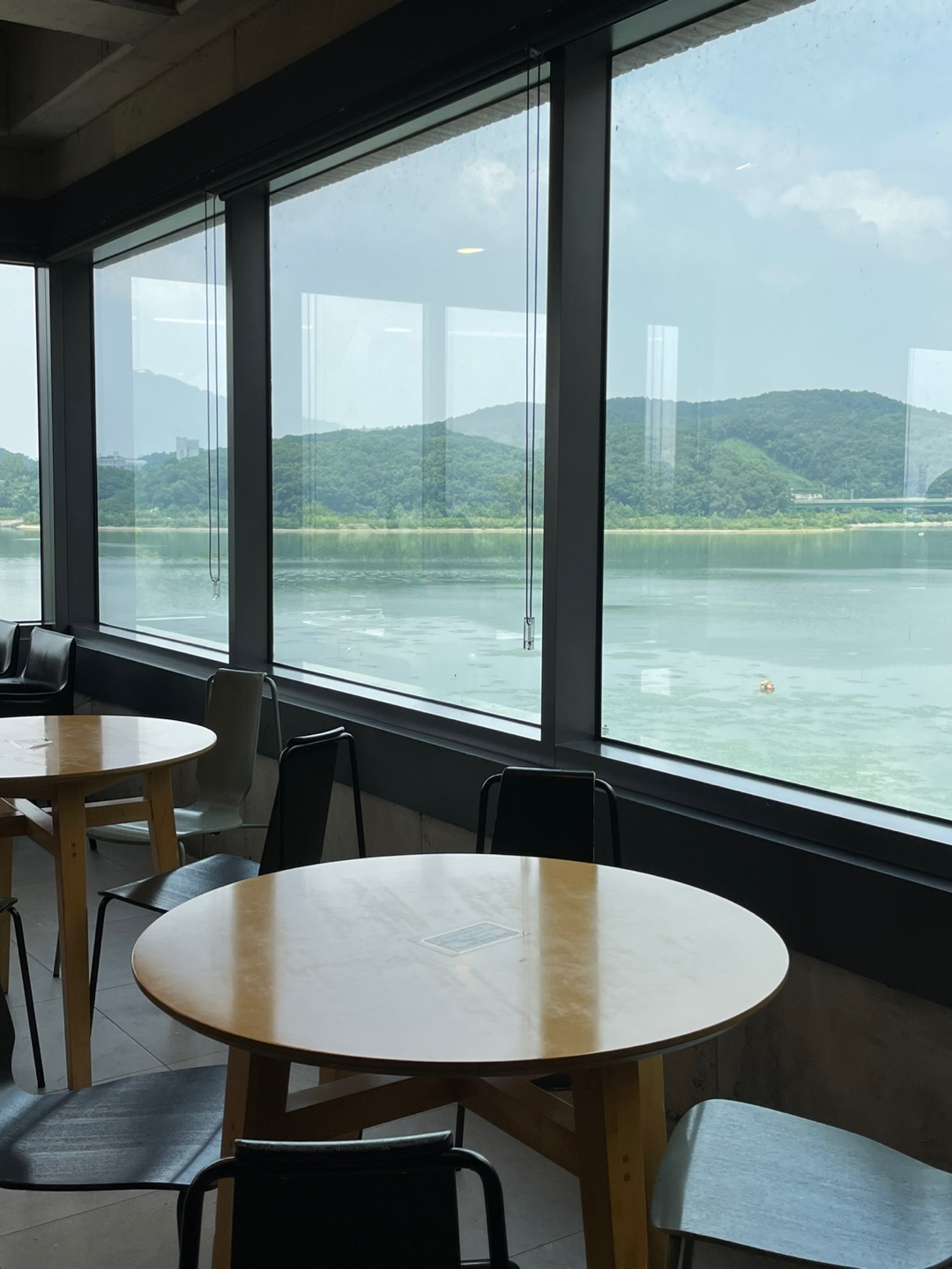 용인 기흥 호수앉기 대형 베이커리 카페