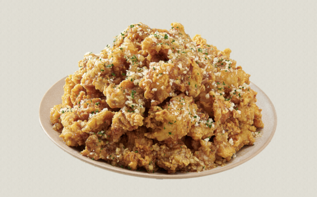 알싸한 마늘치킨 사진입니다.