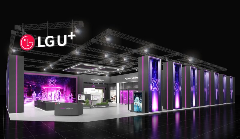 3일(현지시간) 스페인 바르셀로나에서 열리는 MWC 2025에 마련된 LG유플러스 전시관.