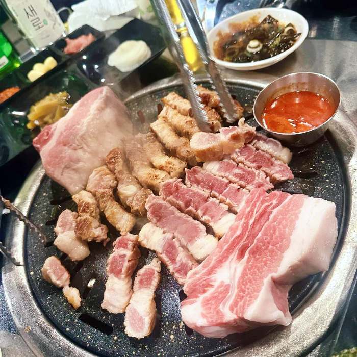토요일은밥이좋아 토밥좋아 천안 삼겹살 김치찌개 맛집