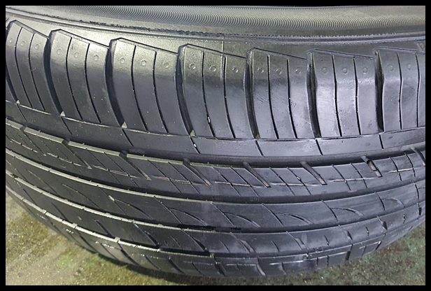 트레이드가 닳지 않은 새타이어