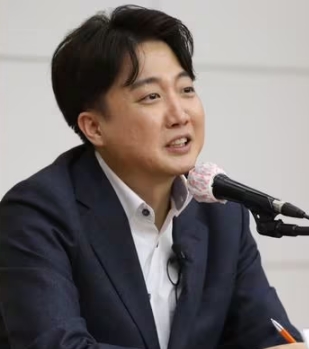 이준석 군대 여성 징병제 남녀 갈라치기