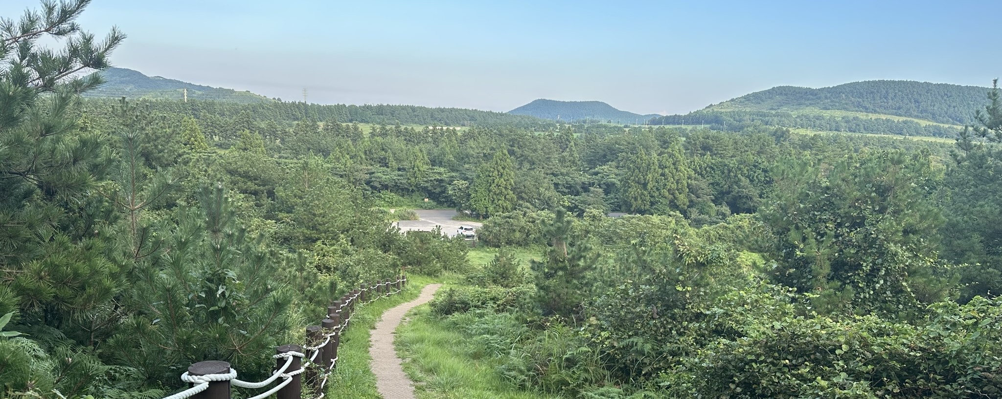 오름 내려가는길