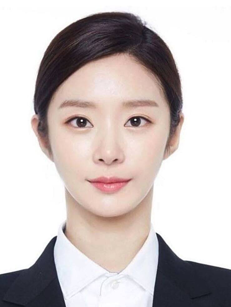 배우-이주빈-증명사진