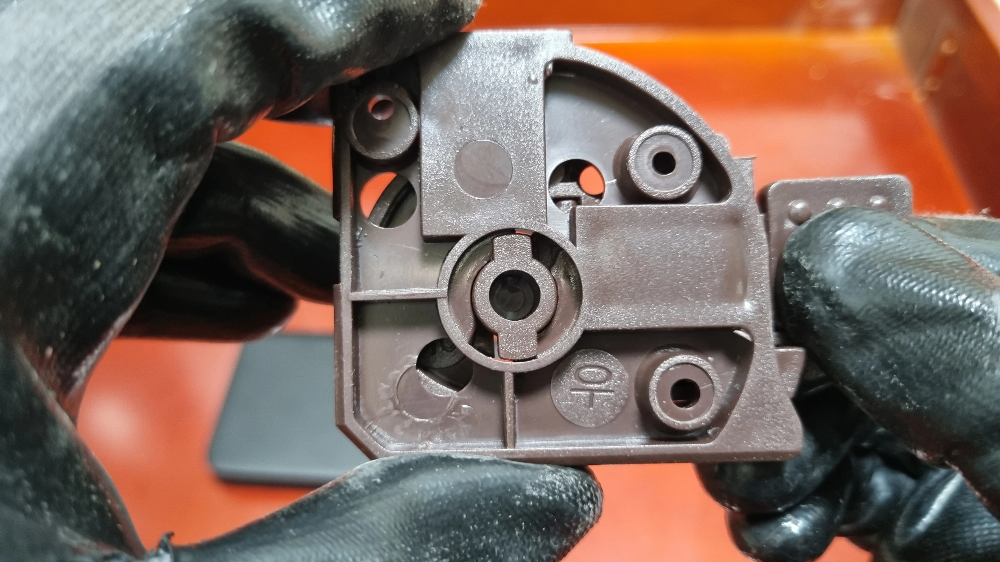 상다리 부품 떼는 방향