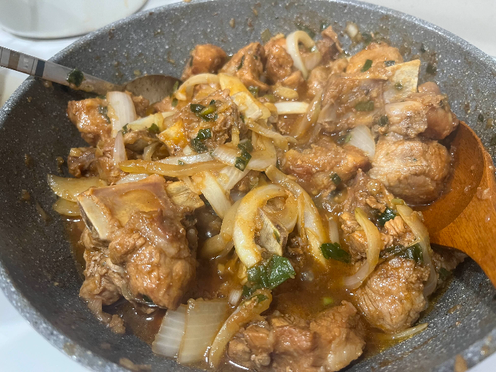 야채 추가하고 볶아주기