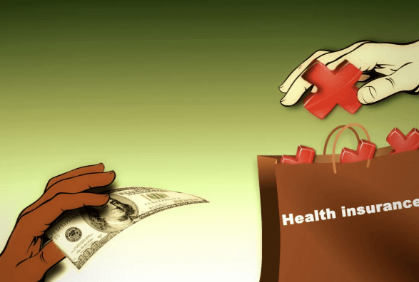 알부민 부족으로 심부전 증세를 보이는 노인에게 응급조치를 시행하는 의료진