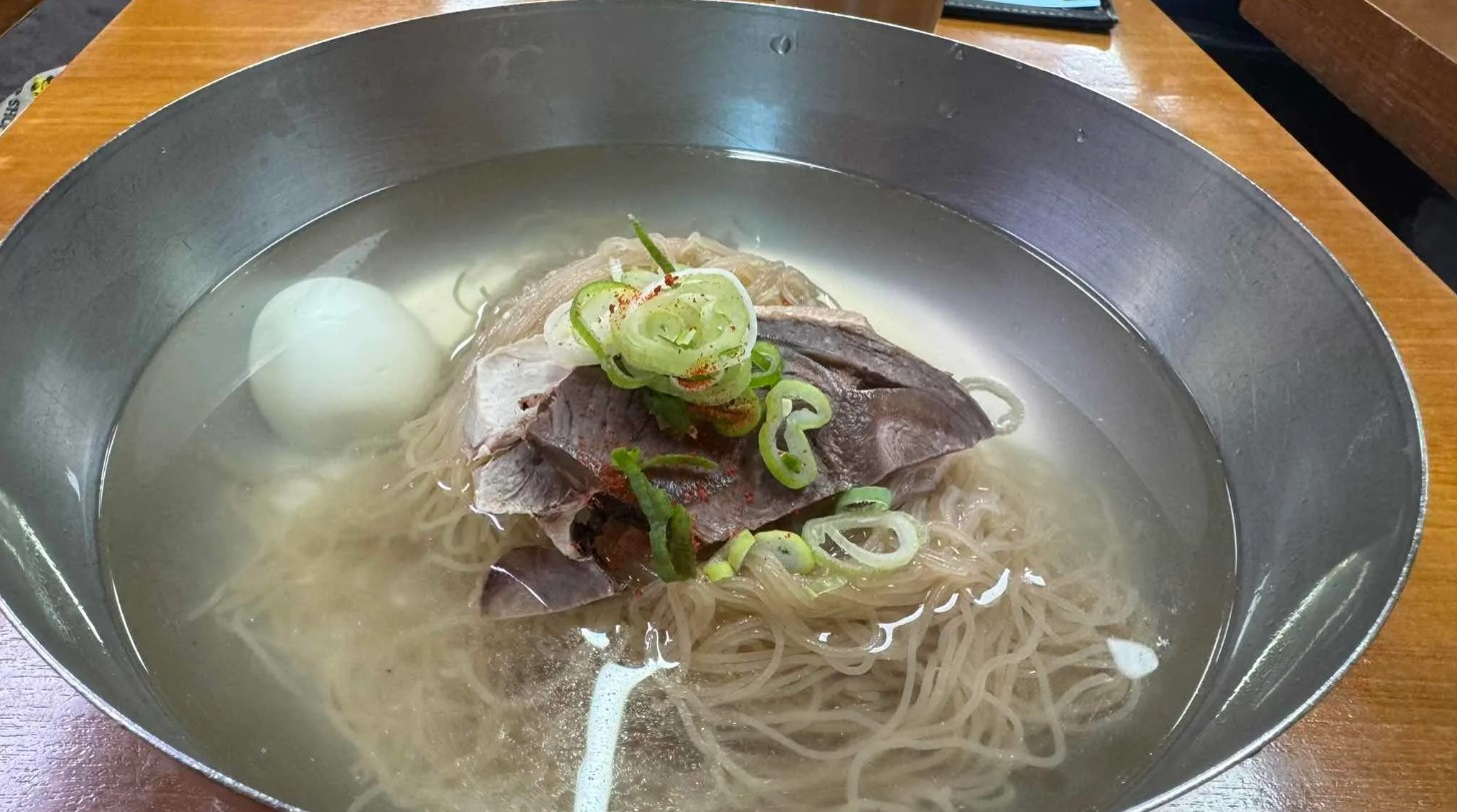필동면옥의 대표 메뉴인 평양냉면