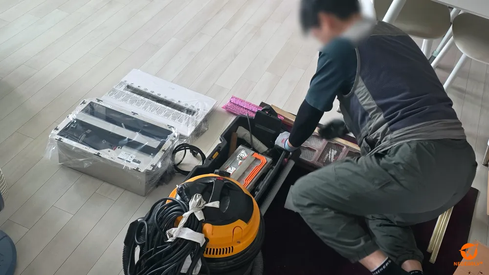 설치에는 1시간 여의 시간이 걸렸는데 설치 장소별로 차이가 나긴 할듯합니다.