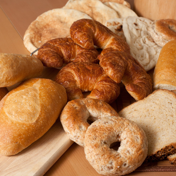 정제된 탄수화물로 만든 빵대신 통곡물 먹기