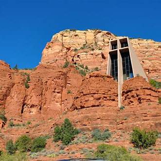 세도나 홀리 크로스 성당과 붉은 바위 풍경
