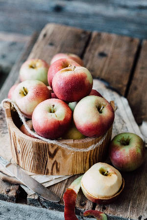 Eat Apples in the Morning for Golden Benefits, but Beware of the Poisoned Apple?