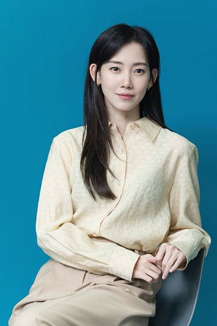 배우-신현빈
