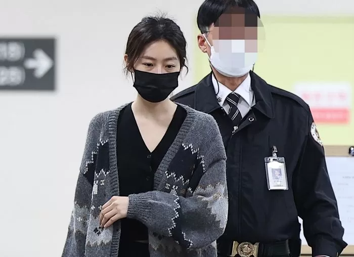 김새론