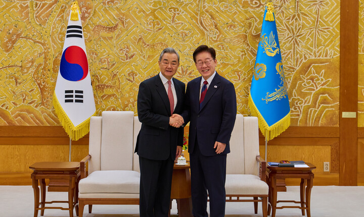 이 대통령 왕이 접견, 한중관계 복원&middot;한반도 정세 소통 논의 정리 참고 이미지 2