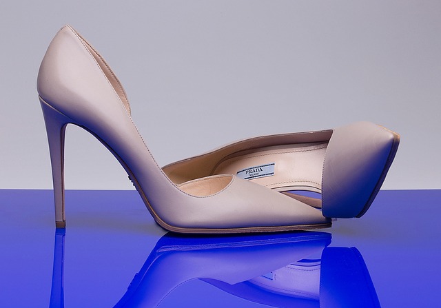 지성적이고 실험적인 미학의 럭셔리 하우스, 프라다 PRADA의 모든 것