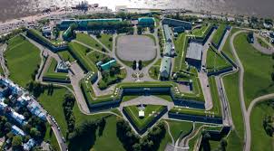  뤼 트레조르 예술 거리 &amp;#44; 성벽 따라 걷기 + 시타델 요새 사진