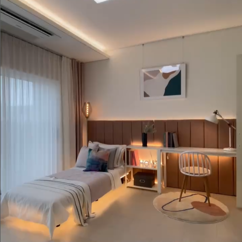 아이방으로 꾸며 쓰기 좋은 방