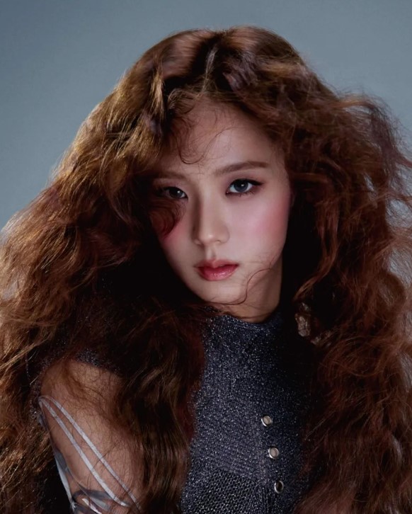 지수 스타일 따라잡기 &ndash; 브랜드부터 코디까지