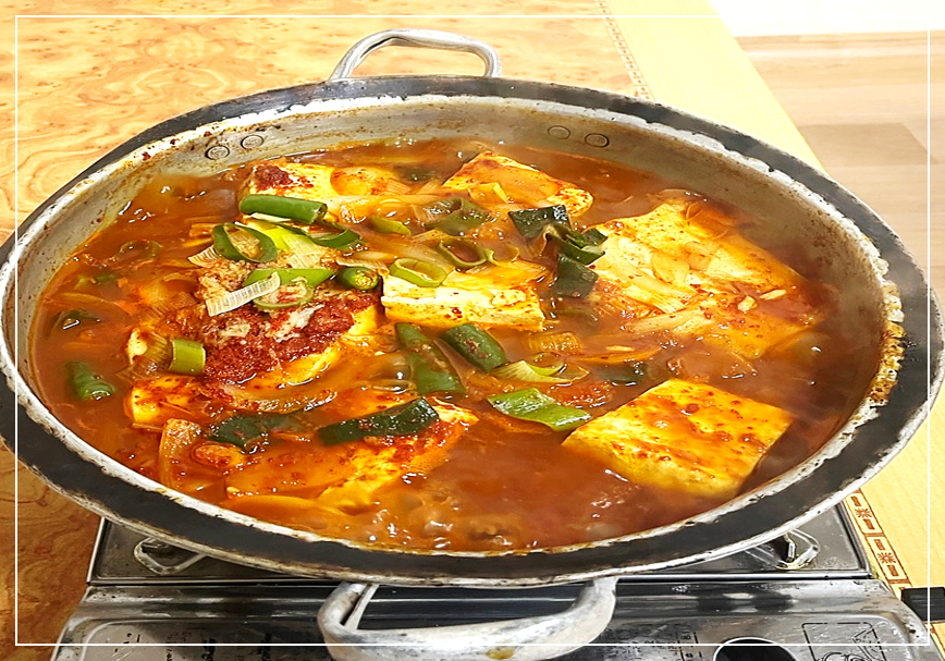 양념이 깊게 배어있는 속초 춘선네 가자미조림