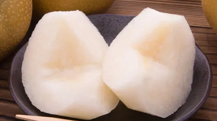 고양이는 배 먹어도 괜찮을까? 줄 때 주의할 점.