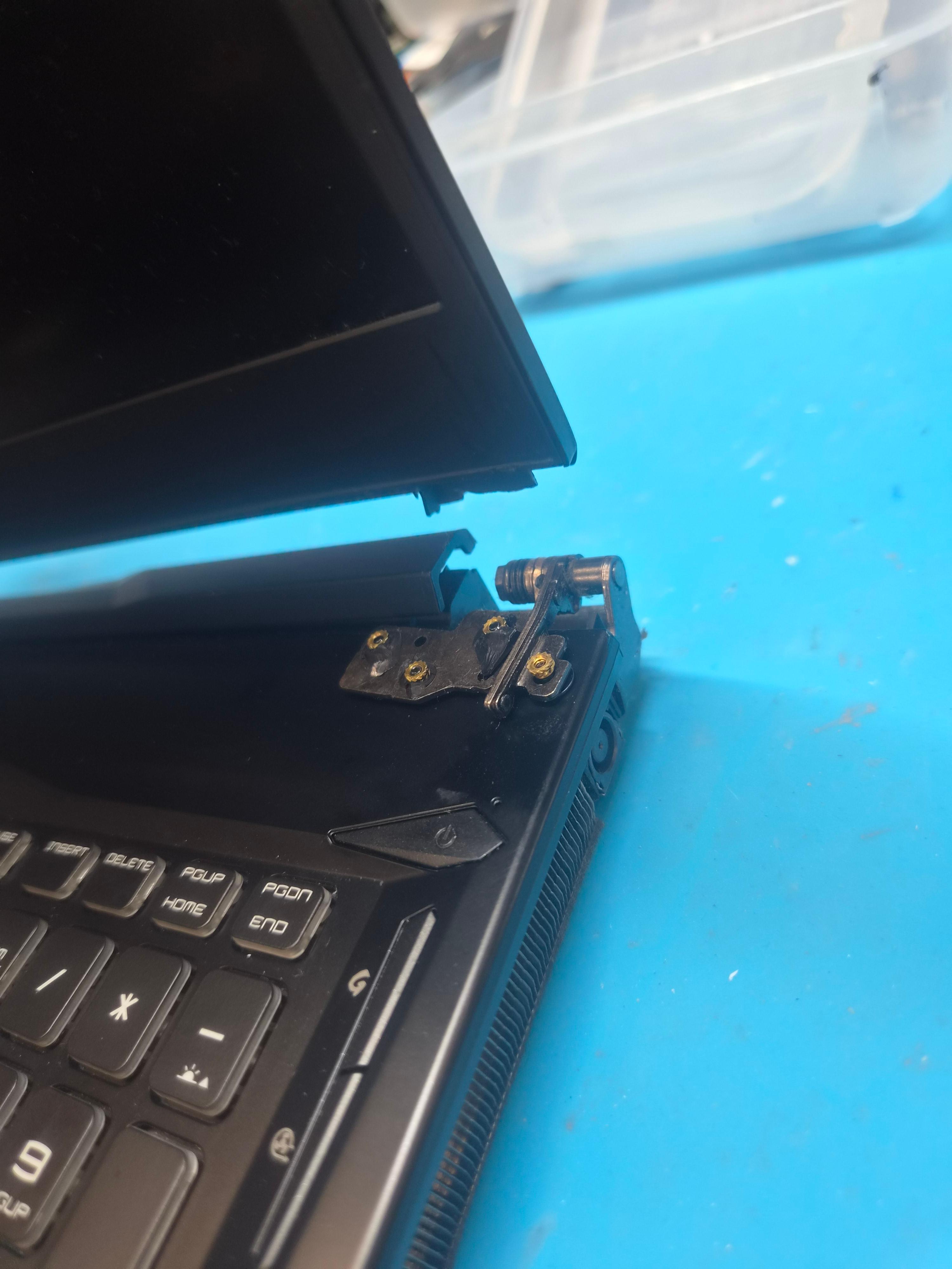 MSI GL75 힌지 수리