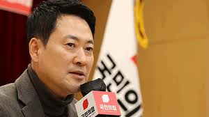 발언하는 장동혁 대표