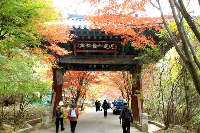 가을 여행 단풍이 아름다운 국내산 명소 BEST 05