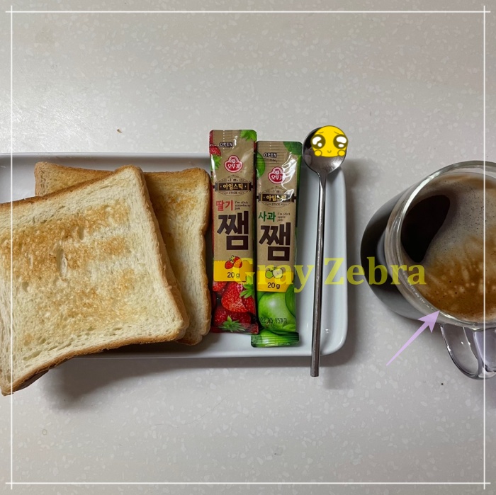 식빵과 커피 한잔