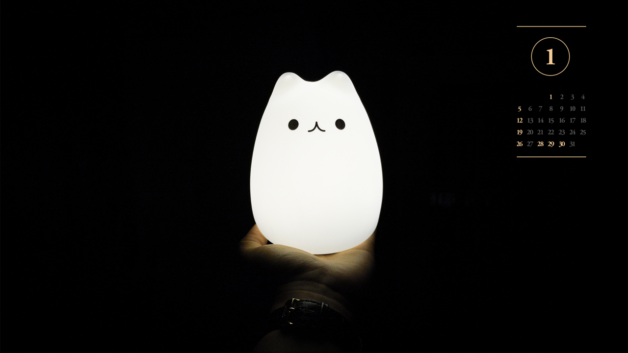 10 흰색 캐릭터 무드등 A - 2025년1월 노트북배경화면