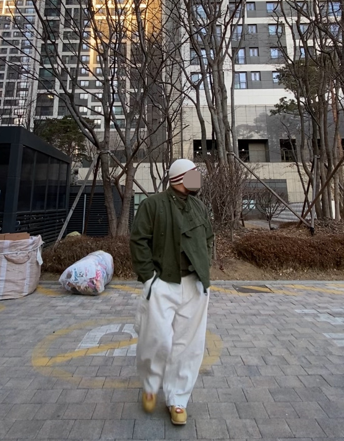데일리룩('26.1.29.)루오에스펙 울니트햇 버킷햇 벙거지, 밴웍스 폴라티, 메이든 스웨덴 야상 모터사이클 재킷, 무신사스탠다드 벌룬팬츠, 나이키 코르테즈 옐로우 레빗 23 SE