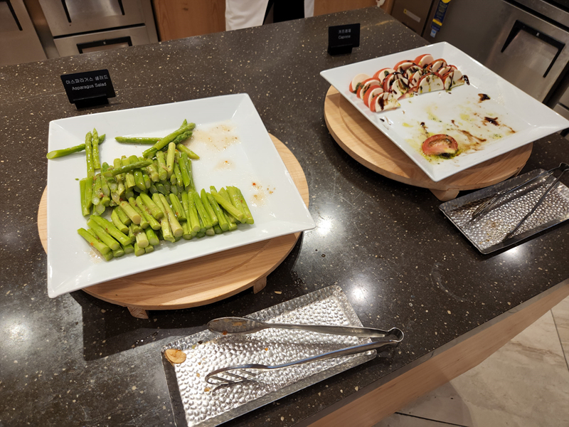 아스파라거스와_카프레제