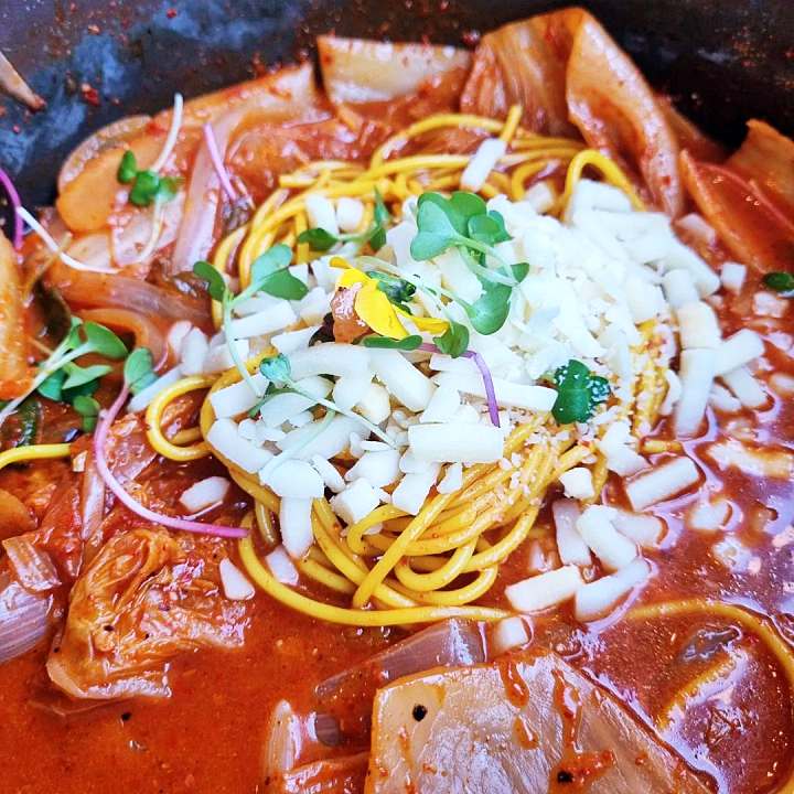 식객 허영만 백반기행 광희 편 짜글이 신중동 핫플 환상 조합 김치 치즈 스파게티 사리 돼지 두루치기 부천 맛집 소개