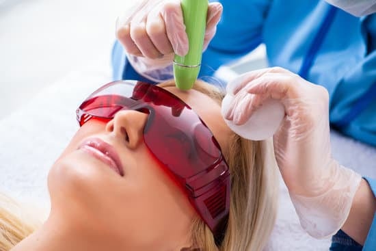 피부 타입별 점/잡티 관리법 – 내 피부에 맞는 맞춤 관리로 깨끗한 피부결 만들기