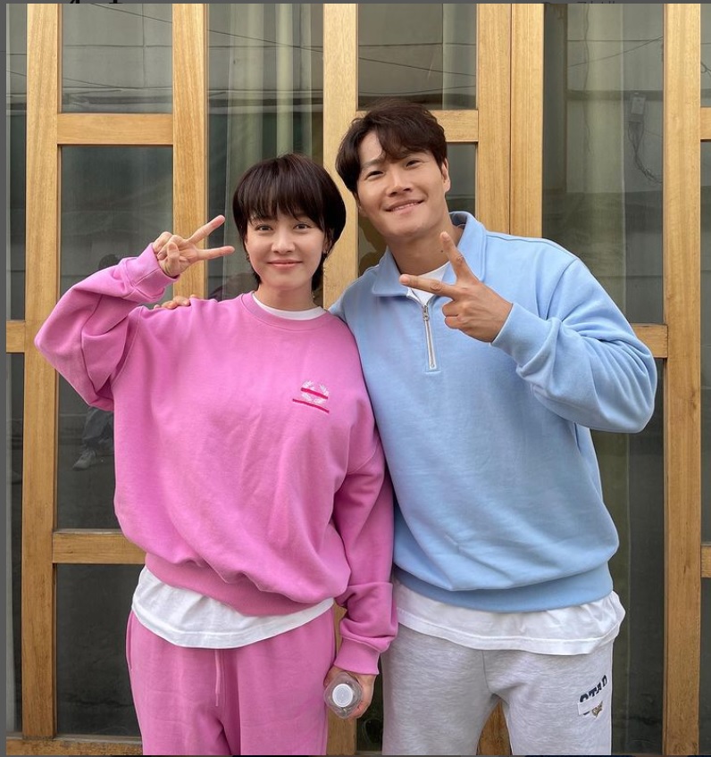 송지효 김종국 투샷