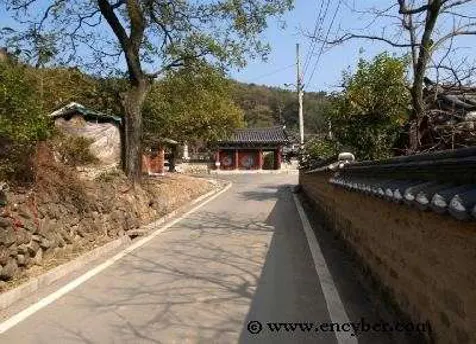 육신사