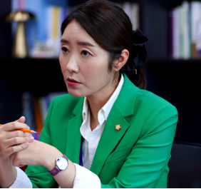 강선우 국회의원 프로필