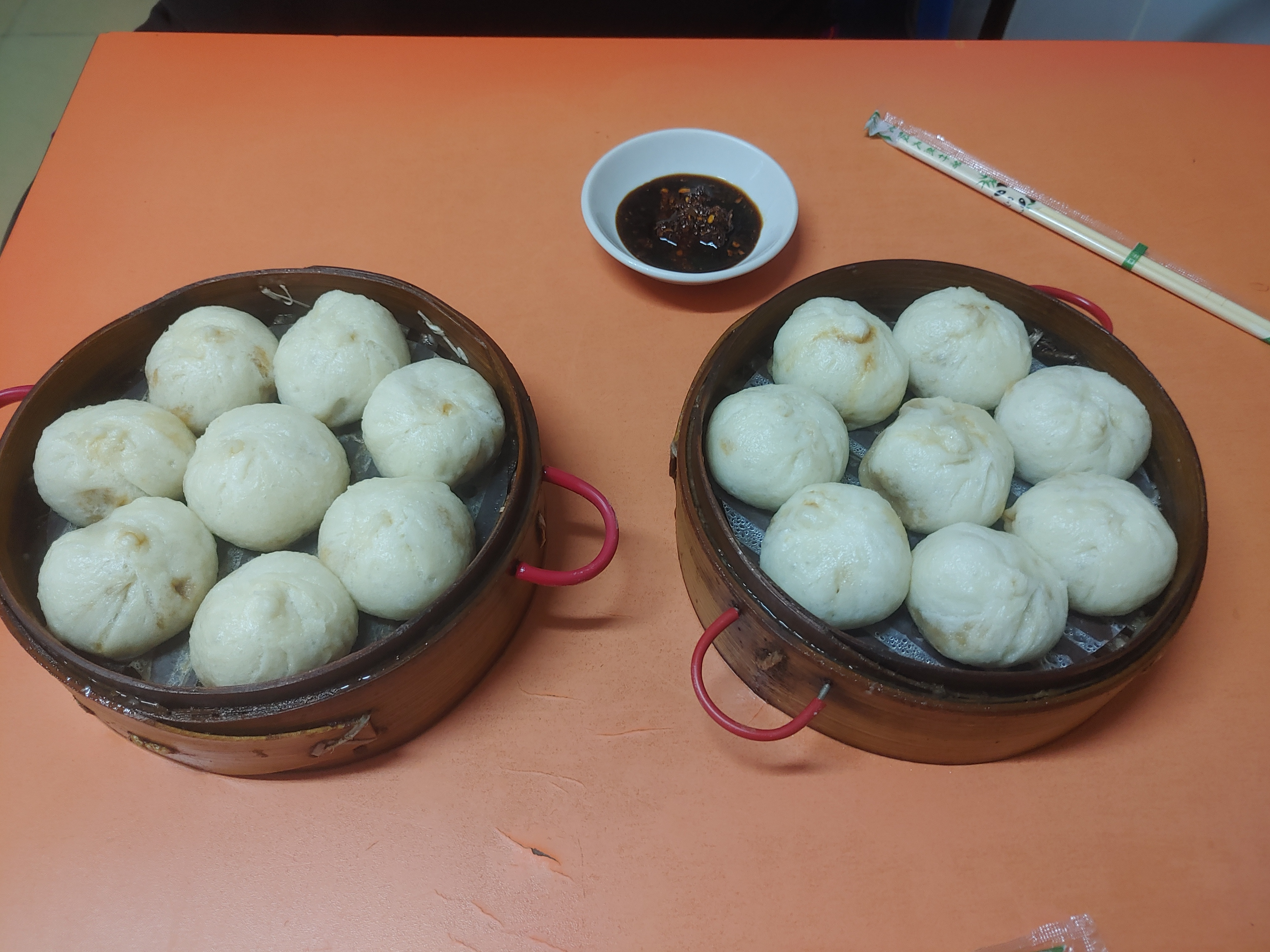 샤오롱바오(小笼包)