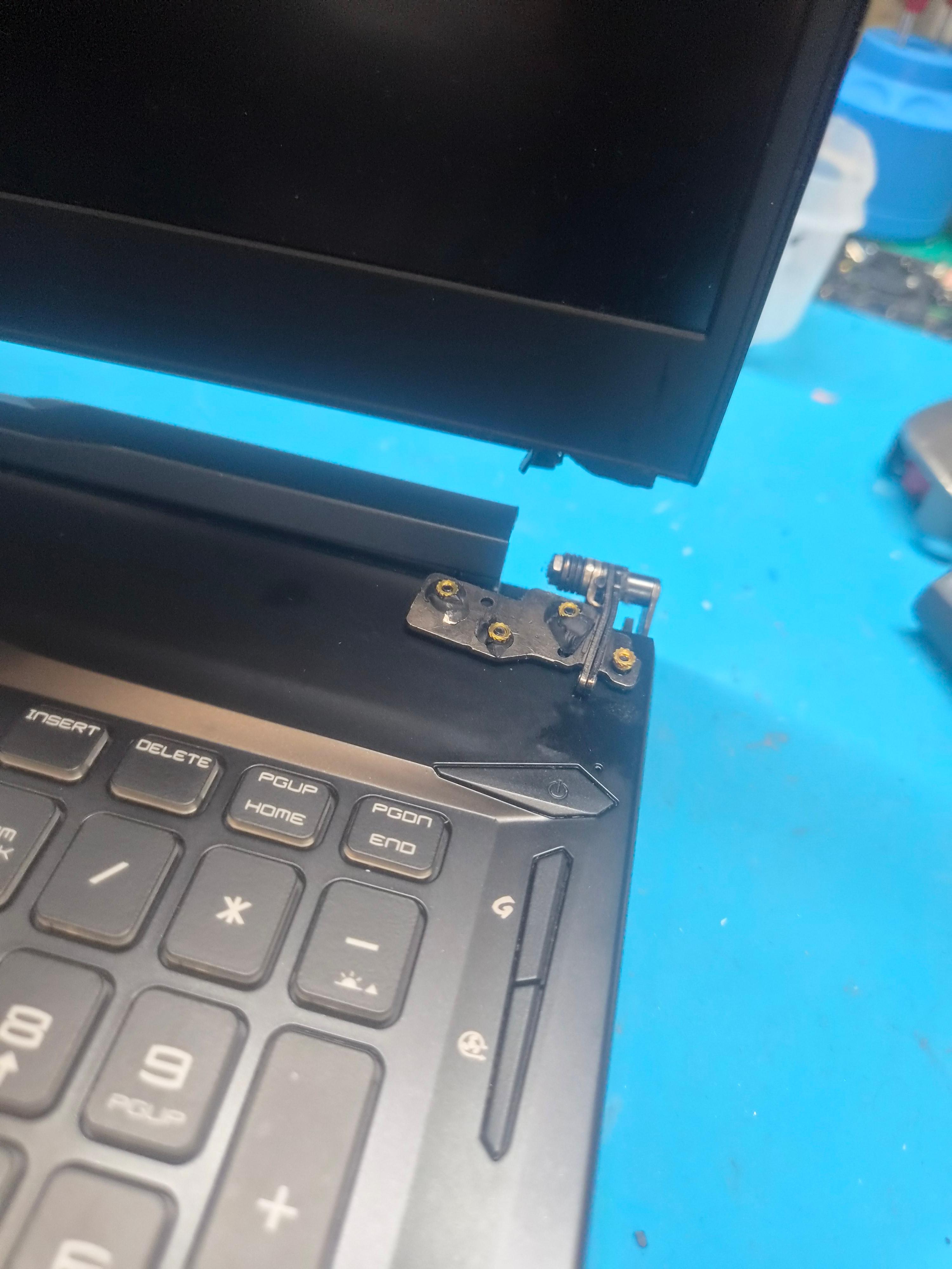 MSI GL75 힌지 수리