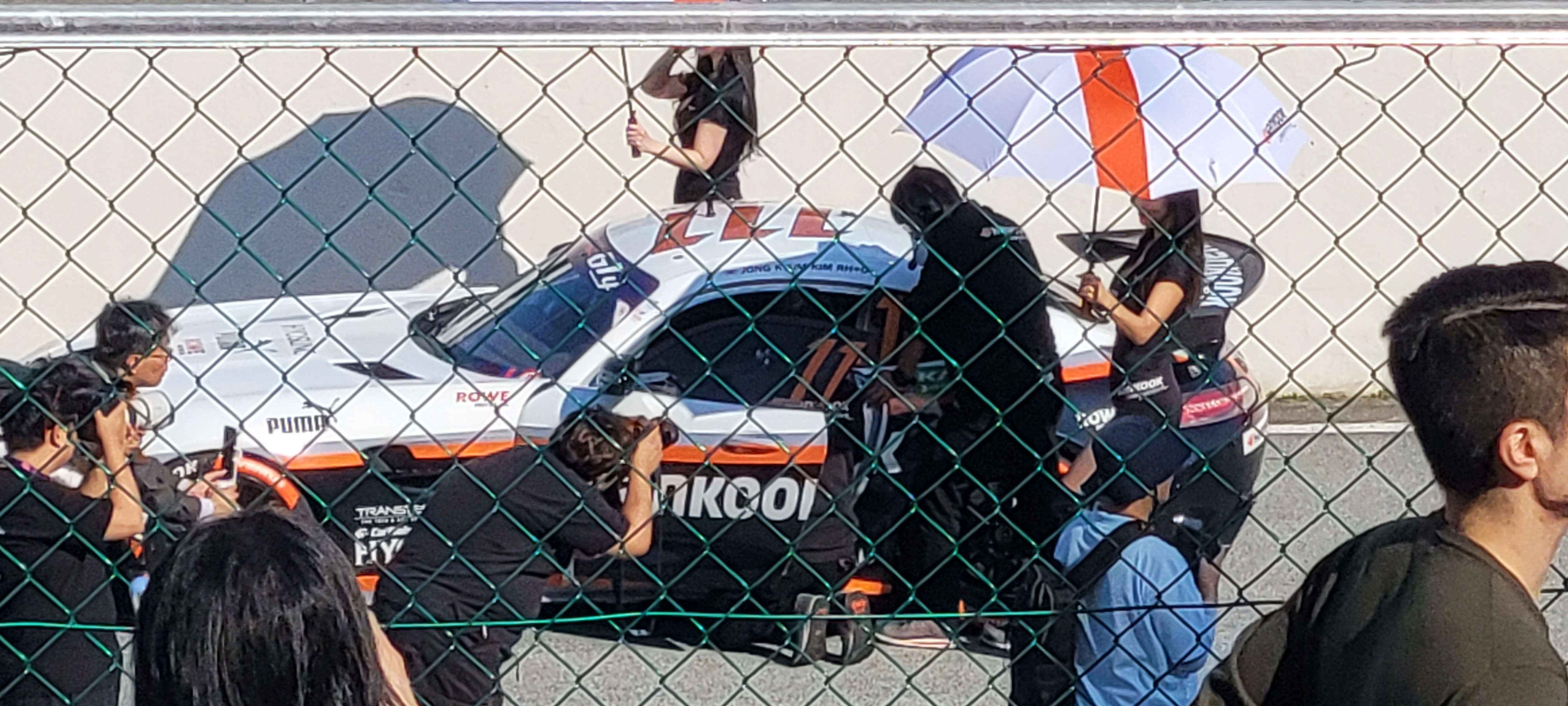 경기용 자동차와 선수모습