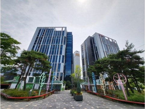 서초역 마제스타시티 정면 사진