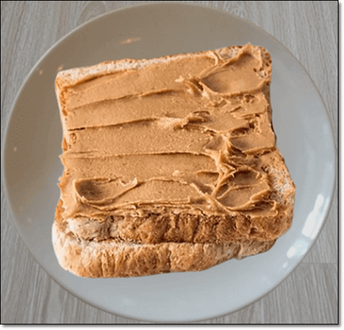 땅콩버터 바른 식빵