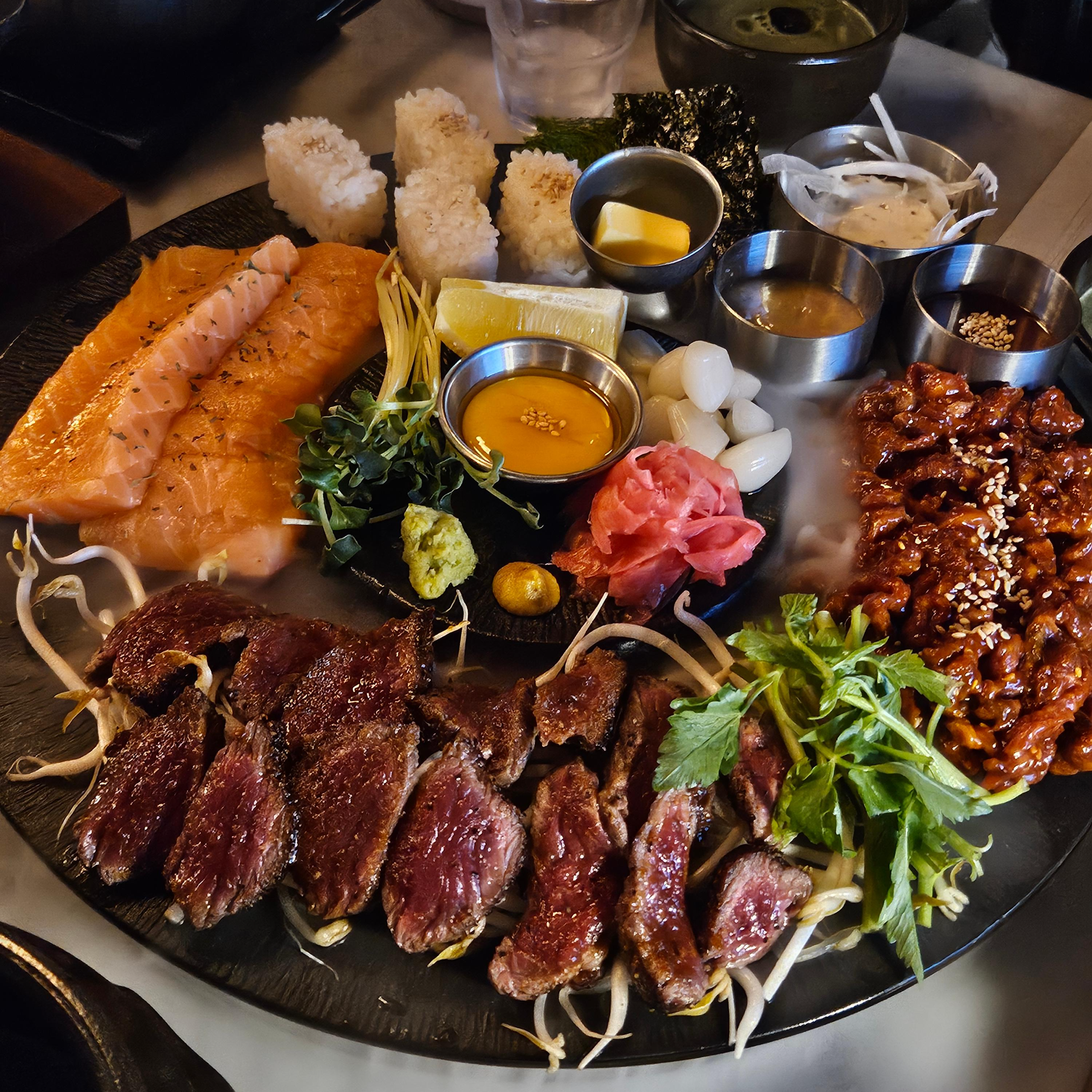 주명당 광주동명본점 / 숙성연어+육회+살치살 SET