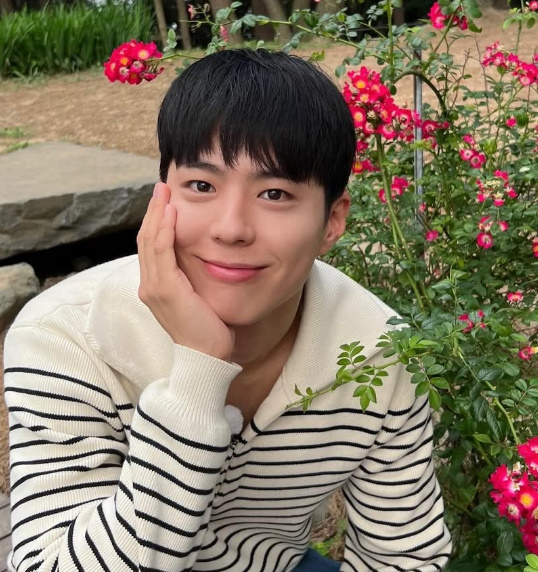 배우 박보검 키 나이 몸무게 혈액형 소속사 영화 드라마 MBTI